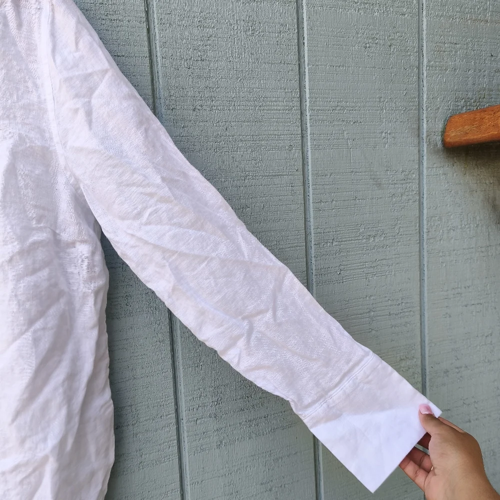 Classic White Button-Up Shirt - Picture 3 of 10
